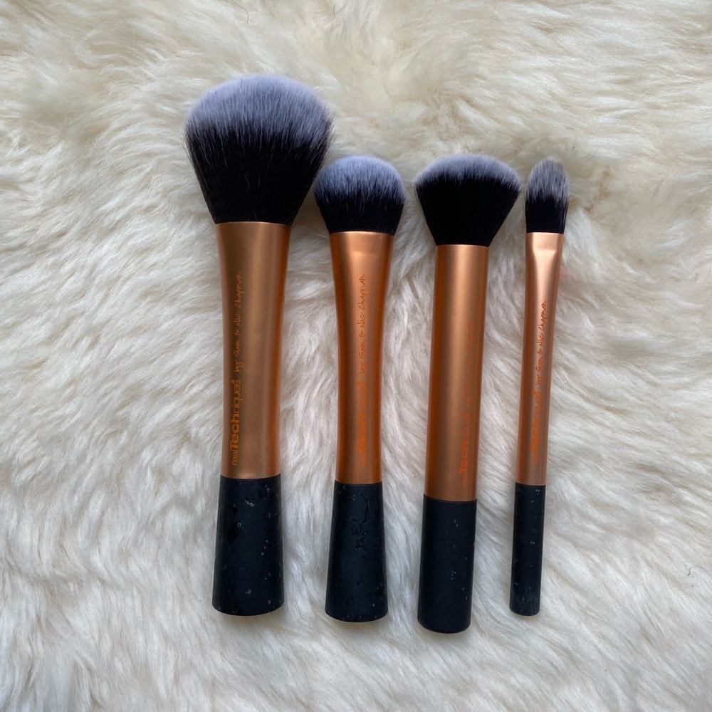 4 pieces Real techniques face brushes